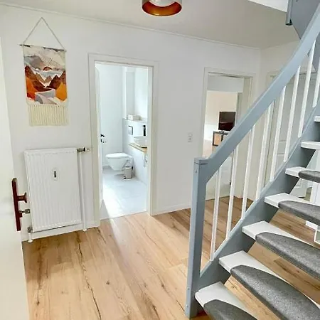 4 Zi. Dachgeschoss Wohn. Fur Ganze Familie Apartment *