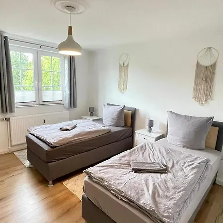 4 Zi. Dachgeschoss Wohn. Fur Ganze Familie Apartment *